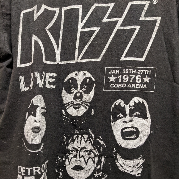 KISS - Picture 2 of 3